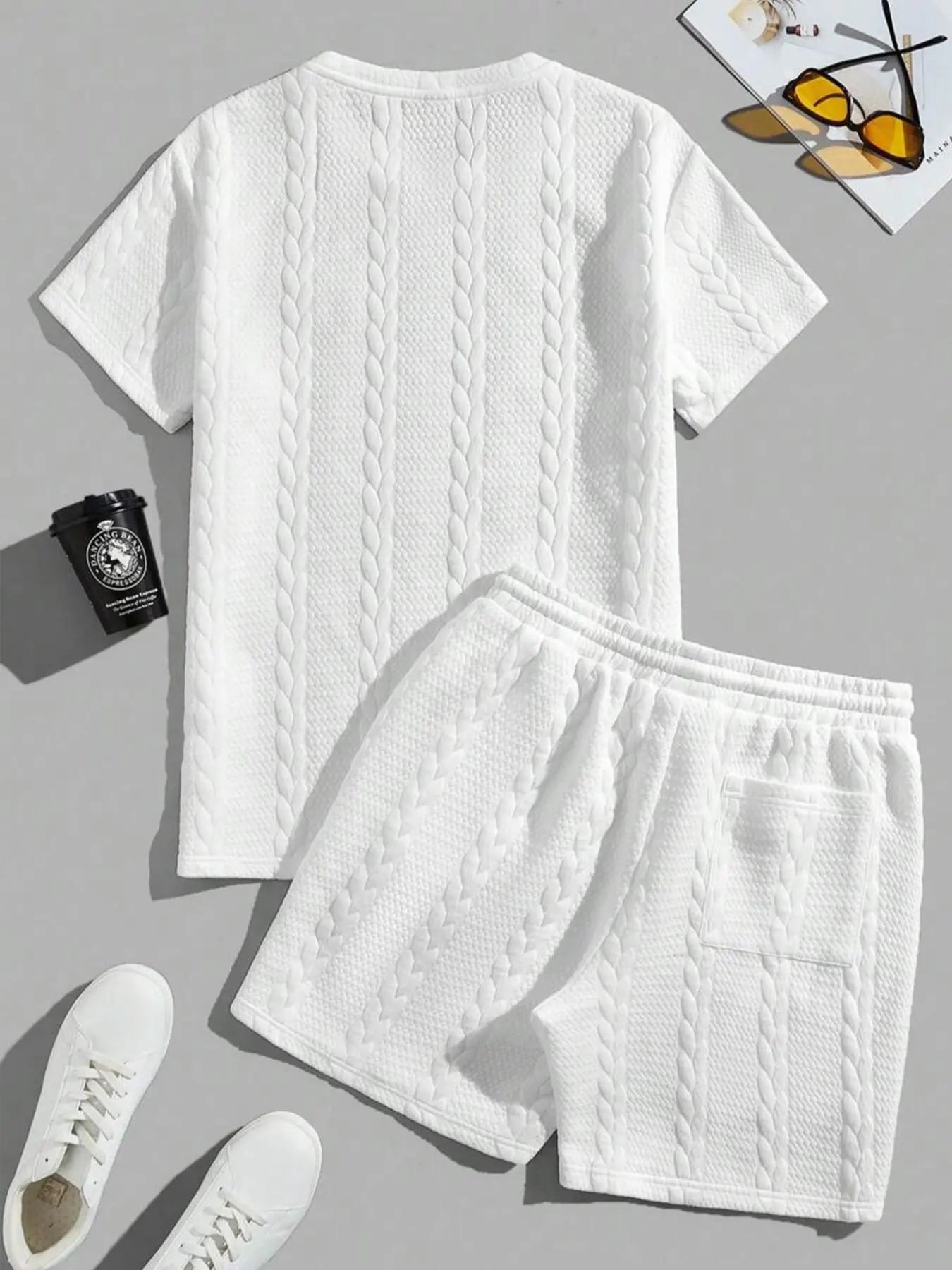Men'S Solid Textured Patched Tee & Drawstring Waist Shorts Set, Regular Fit round Neck Short Sleeve T-Shirt & Pocket Shorts, Men'S Summer Casual Outfit Set