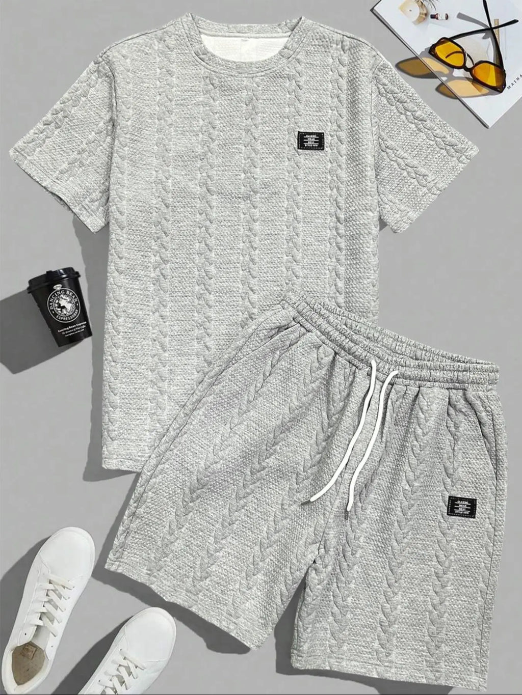 Men'S Solid Textured Patched Tee & Drawstring Waist Shorts Set, Regular Fit round Neck Short Sleeve T-Shirt & Pocket Shorts, Men'S Summer Casual Outfit Set